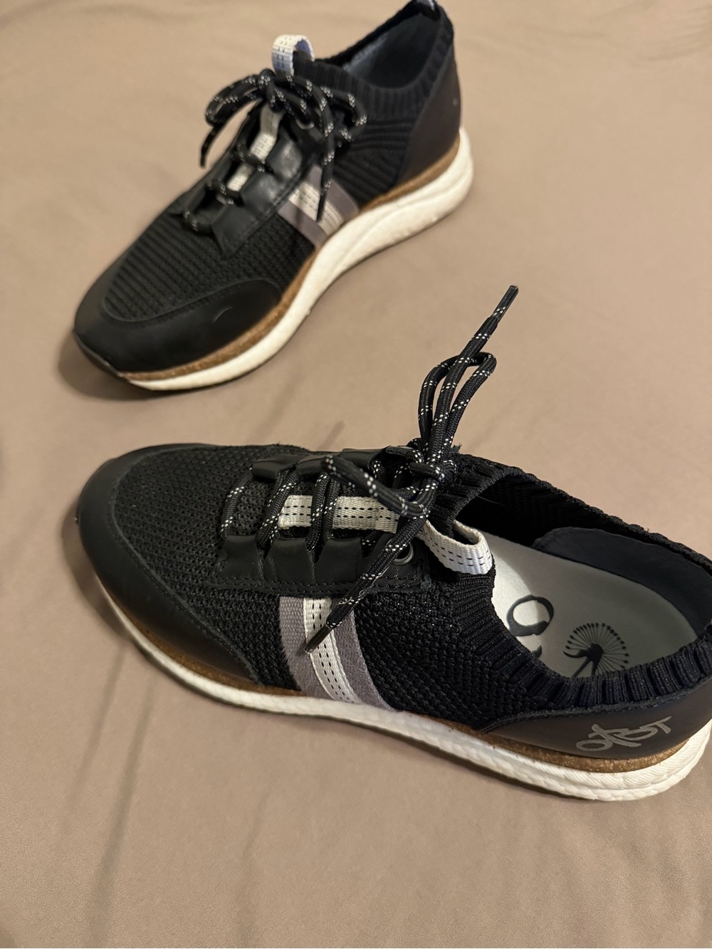 Women’s Black Knit OTBT Sneakers with Gray Accent. EUC. Barely worn.